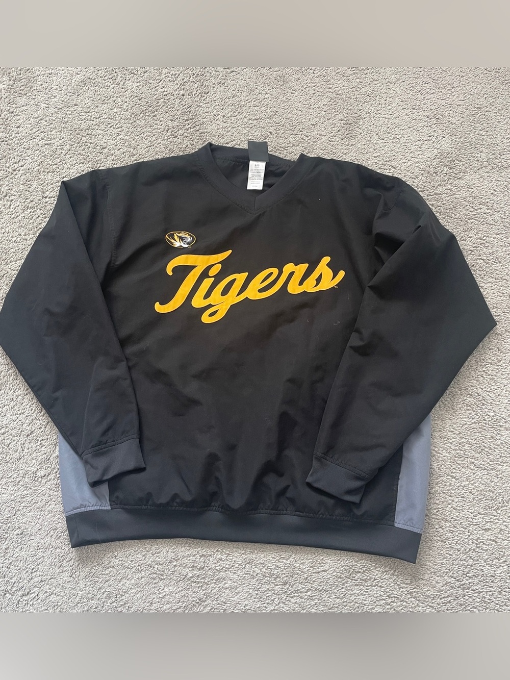 Tigers Black & Gray Pullover Sweater - Men’s Large